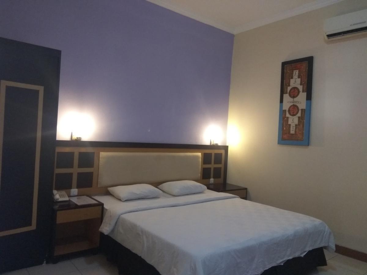Graha Hotel Sragen Exterior foto