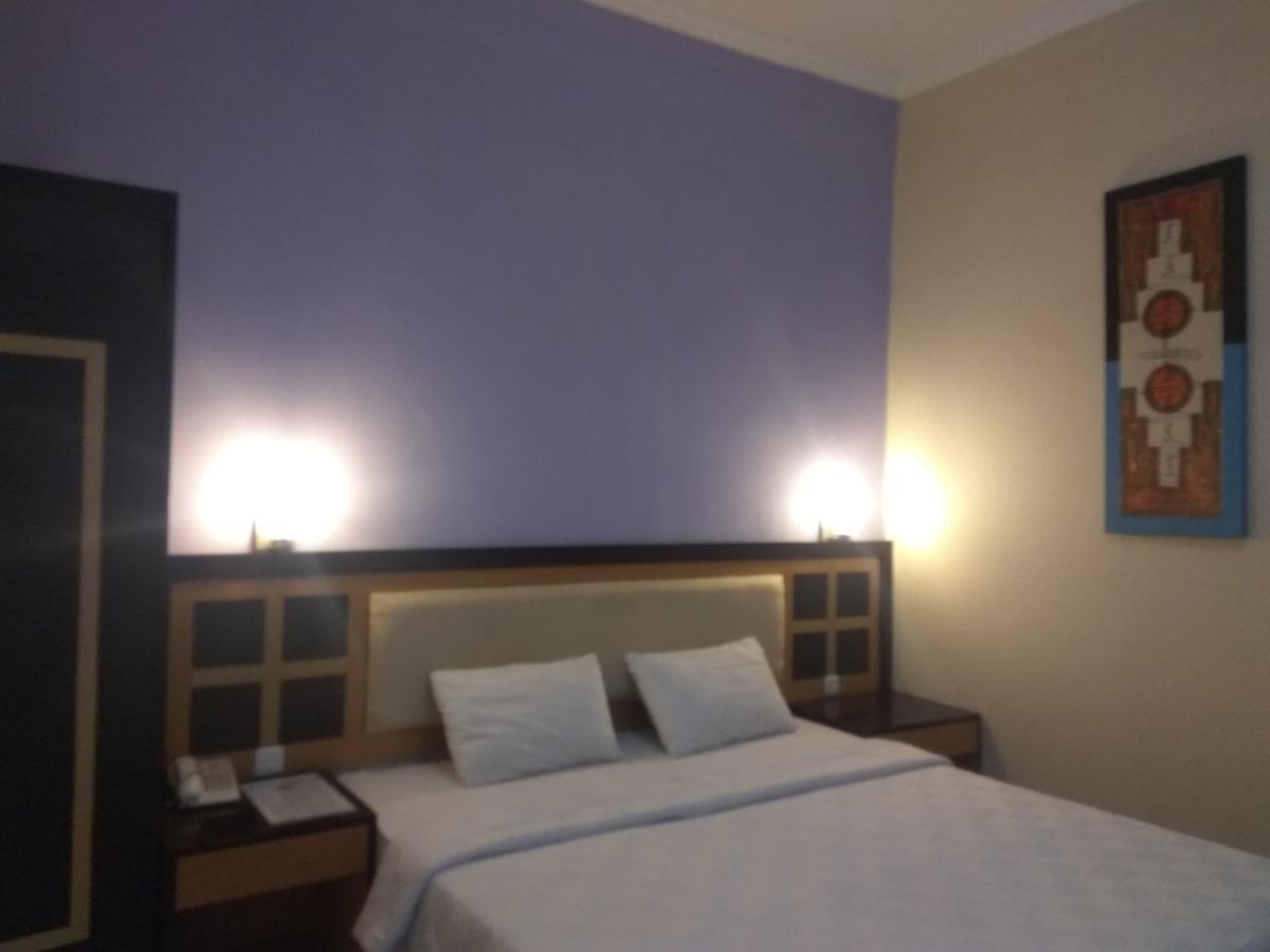 Graha Hotel Sragen Exterior foto