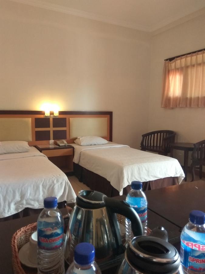 Graha Hotel Sragen Exterior foto